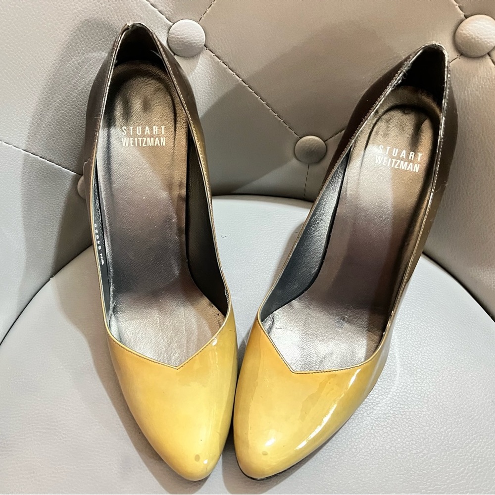 Stuart Weitzman dual-contrast color patent leather pumps